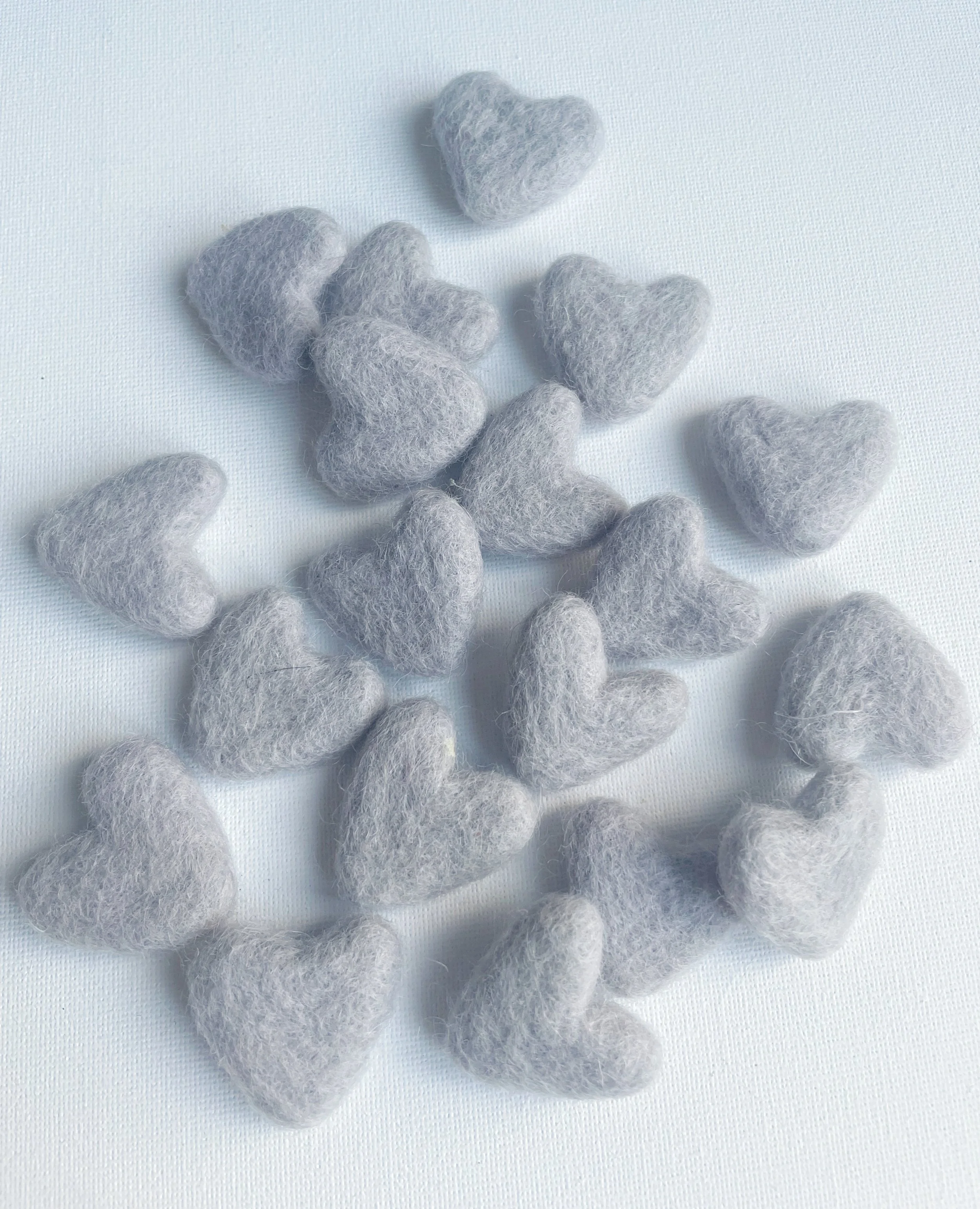 100% Wool Felt hearts- 2cm - Silver Grey 1 count