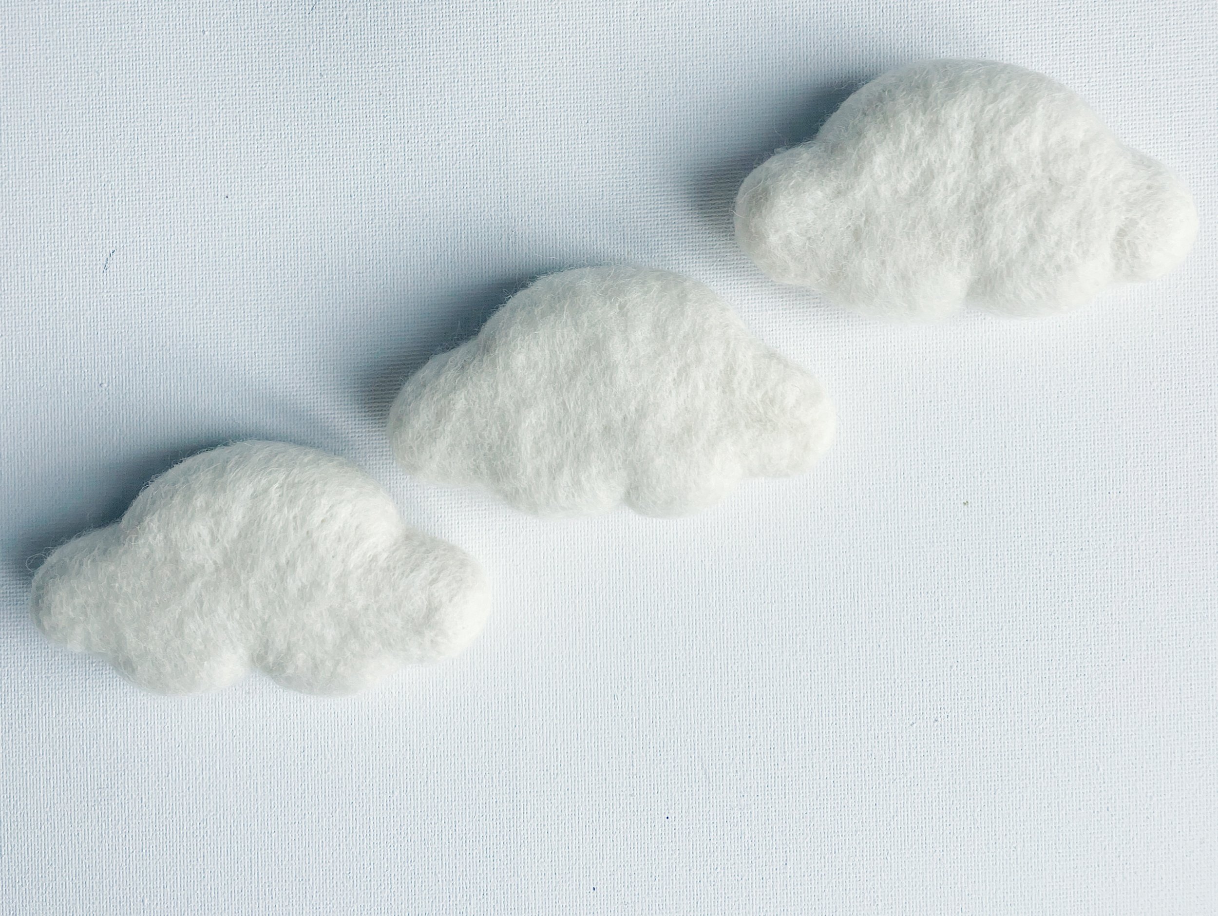 100% Needle-Felted Cloud approx: 9cm x 5.5cm Ivory White, 1 count