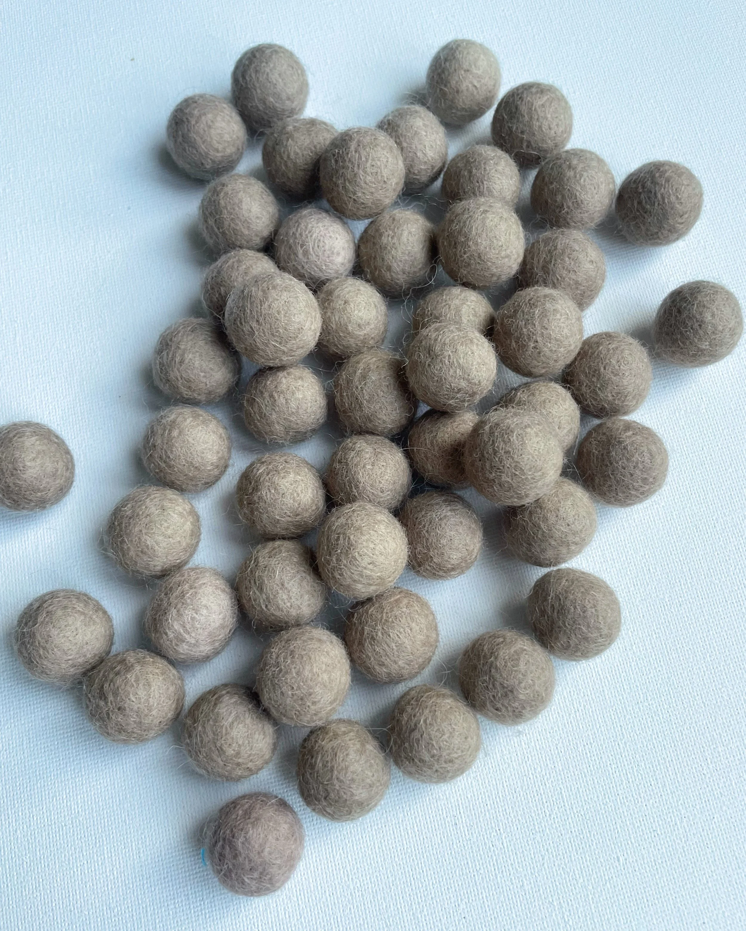 100% Wool Felt Balls - approx: 2cm Dark Mocha