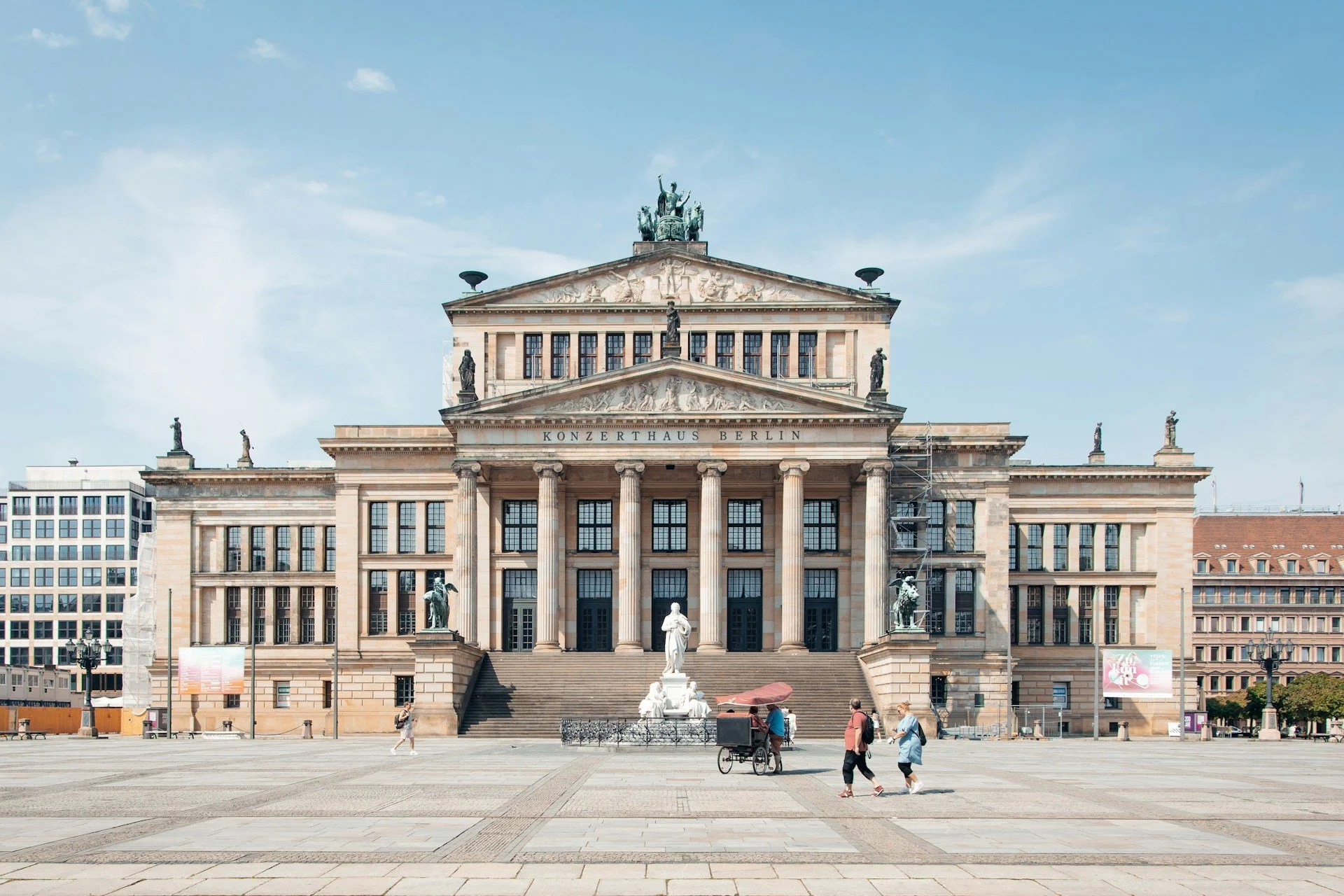 Konzerthaus am Gendarmenmarkt bei Tageslicht