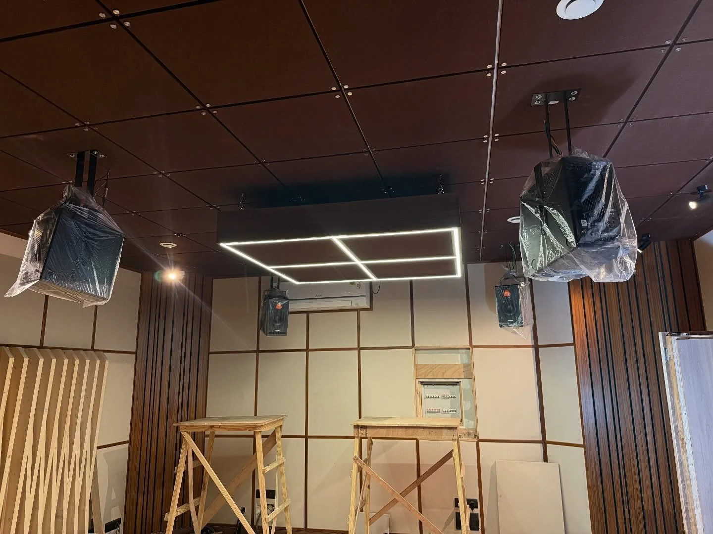 Dynaudio Core7 Dolby Atmos Speakers have been installed! 

#dynaudiospeakers #dynaudio #dynaudiopro #speaker #dolbyatmos #dolbyatmosstudio #studio #studiolife #delhistudio #musicstudio #musicstudios