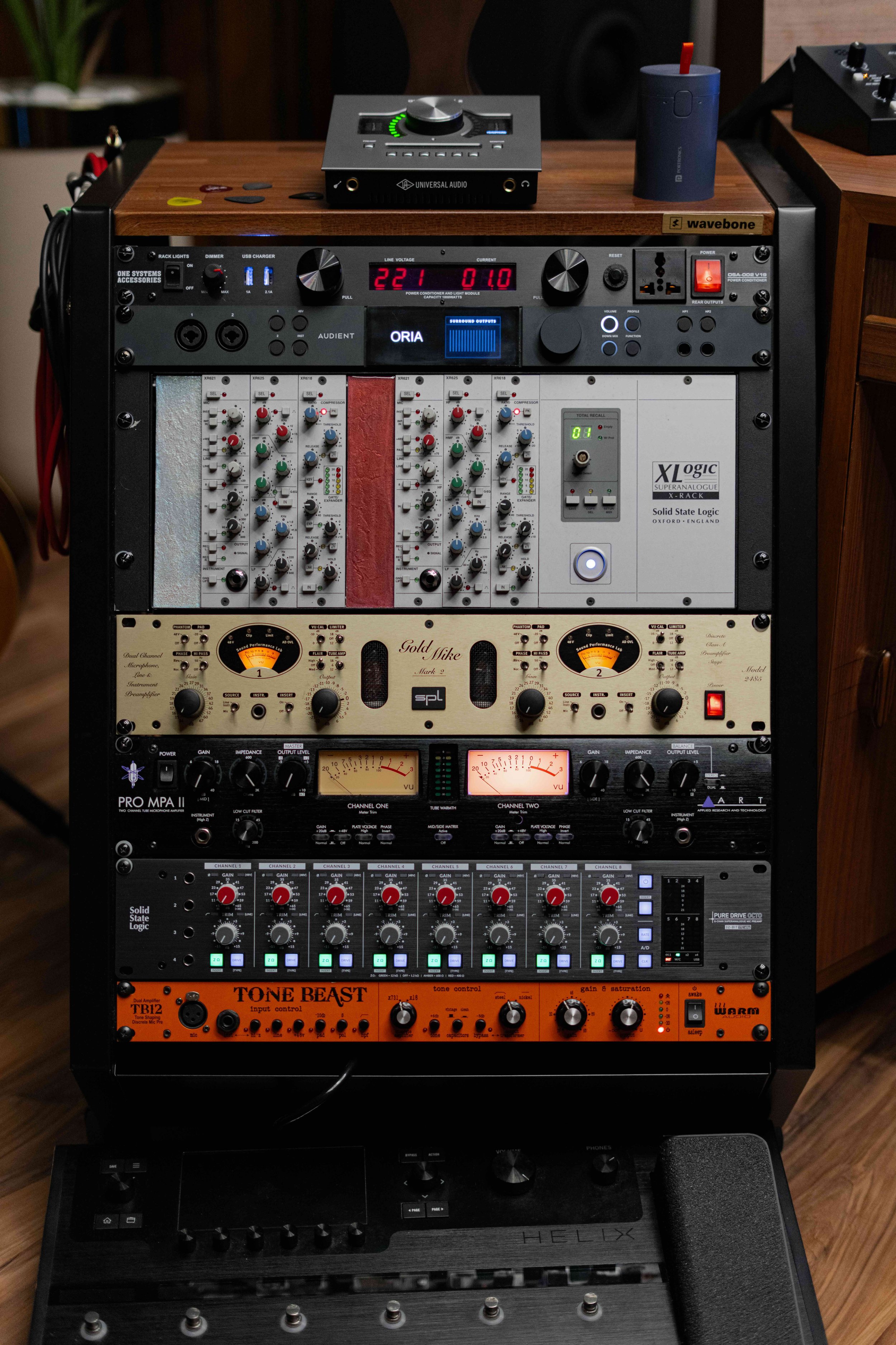 Audient Oria, SSL XLogic SuperAnalogue, SPL Gold Mike Mark 2, Art Pro MPA II, SSL Pure Drive Octo, Warm Audio TB12