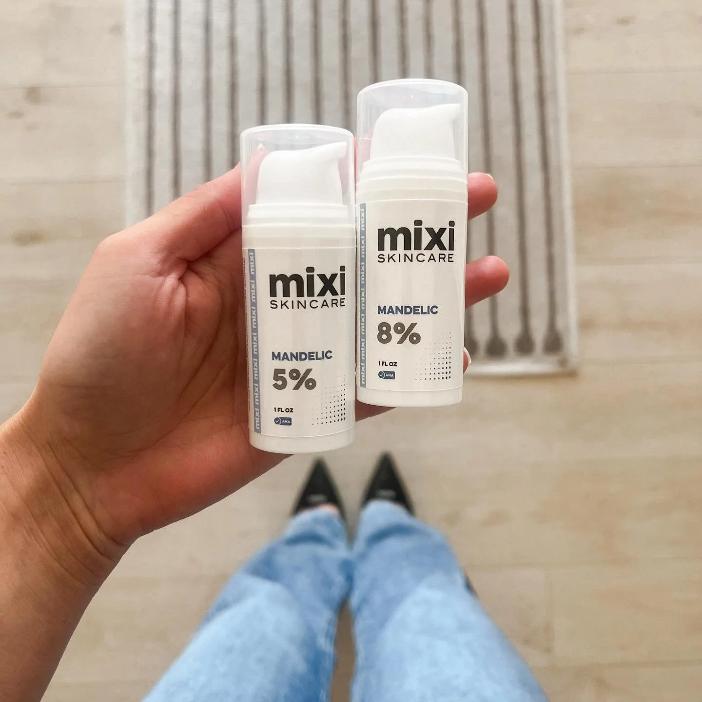 This gentle multitasker calms redness from acne + rosacea, smooths fine lines, and fades stubborn dark spots from sun damage or melasma. &thinsp;
&thinsp;
Bonus: it also helps keep oil in check by slowing down the process that overstimulates your oil