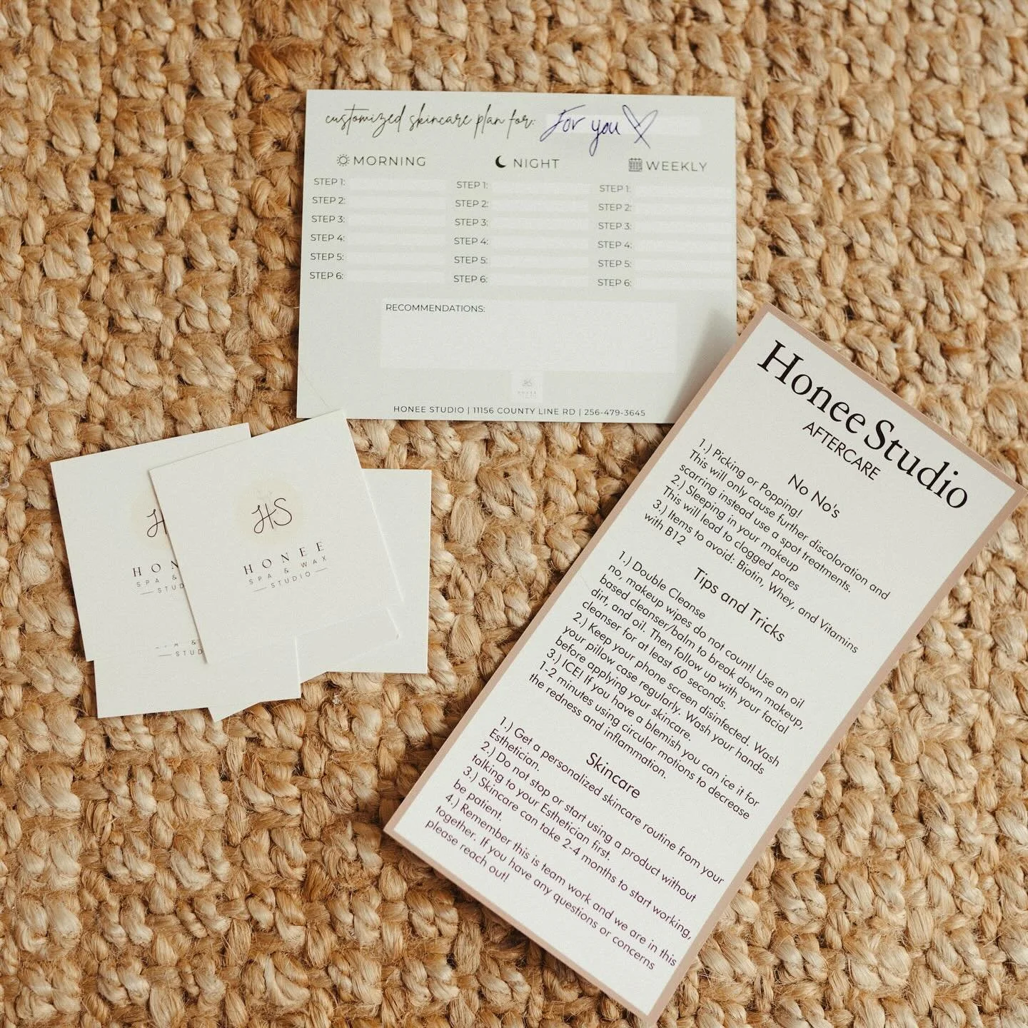 Wondering where to start? Here ⬇️&thinsp;
&thinsp;&thinsp;
1st. You&rsquo;ll book the &ldquo;Help I&rsquo;m new here&rdquo; treatment. &thinsp;&thinsp;
2nd. We will access your skin and current routine and tweak what&rsquo;s needed. &thinsp;&thinsp;
