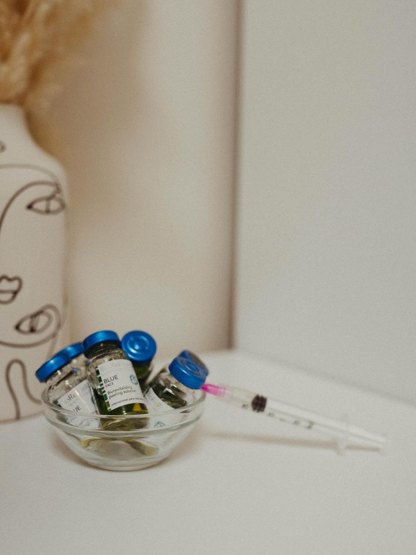 Peel Season!&thinsp;
&thinsp;
Sheeee&rsquo;s here! The best time of year for result driven treatments &thinsp;
&thinsp;
However, if you are a beginner we cannot jump straight into peels. If you&rsquo;re wanting to start your skin journey in hopes of 