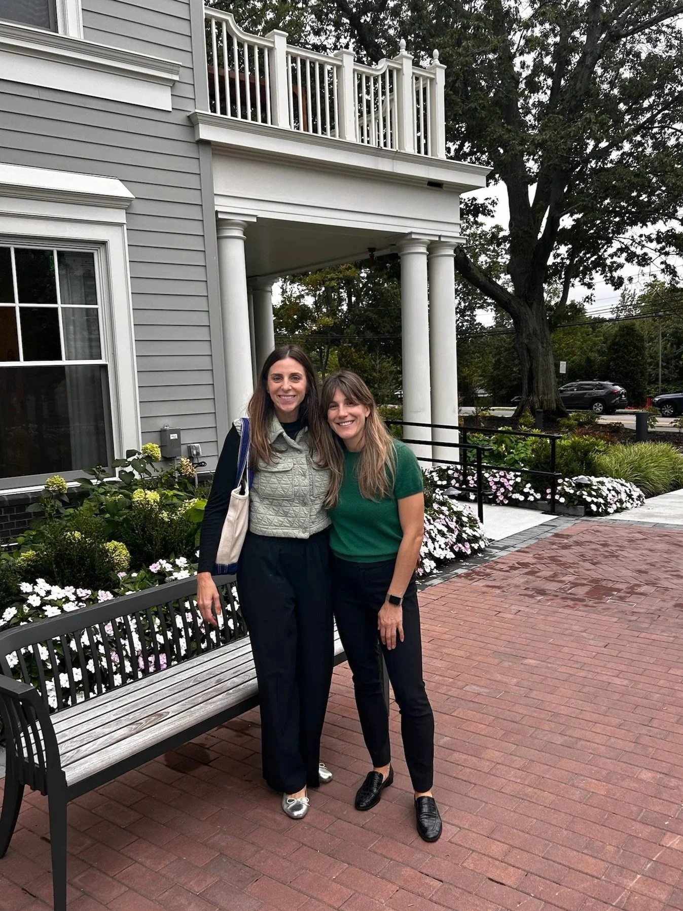 Downsizable founders, Blair and Kate, visiting an elderly client in Brookline.
