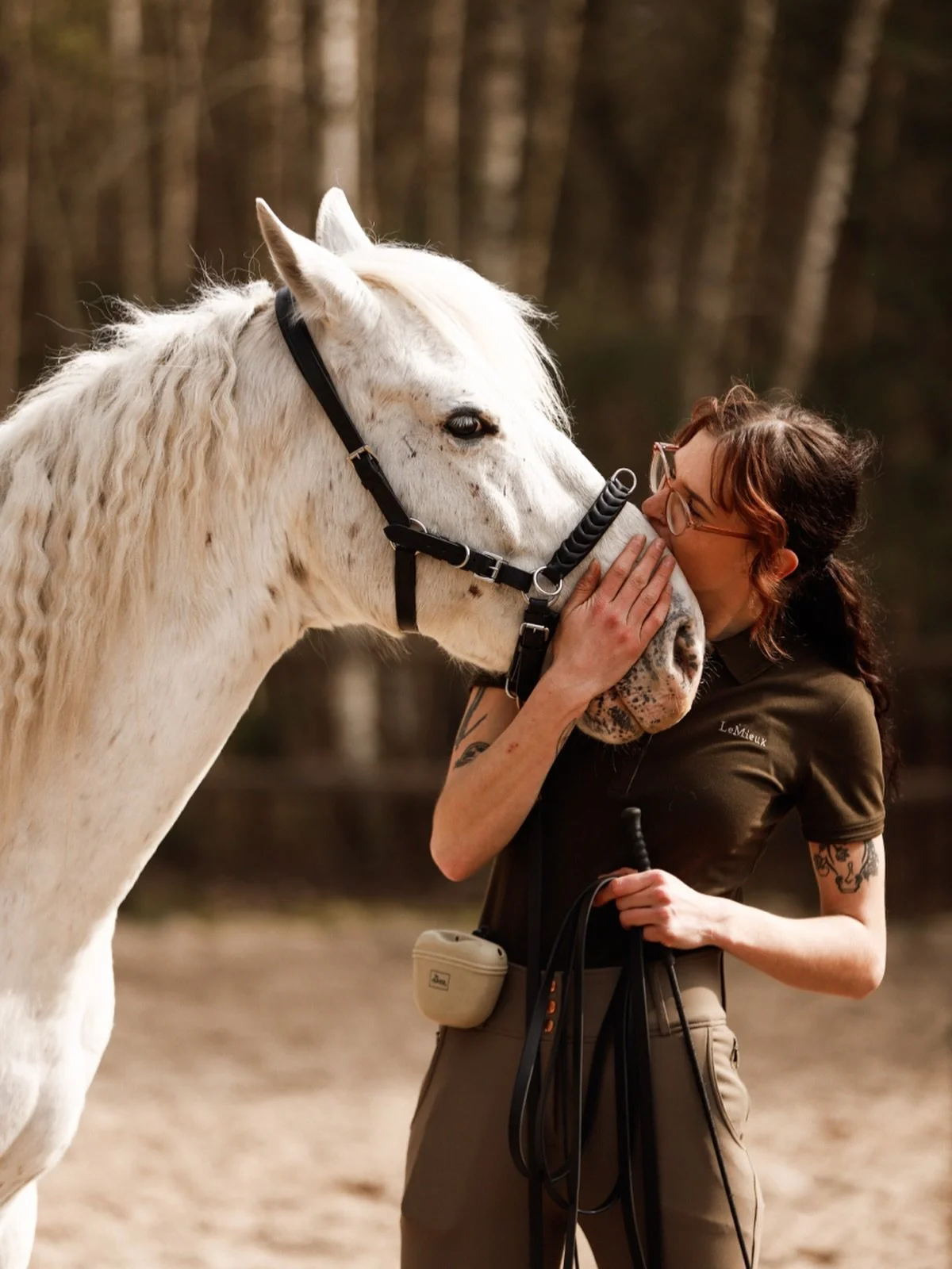 Zijn jullie niet ook soms toch z&oacute; trots op je paard?❤️ 

Deze momentjes heb ik echt regelmatig met Caspar. Wanneer hij weer enorm meedenkt in de training of zijn eigen oplossingen vind kan ik zo&rsquo;n trots voelen.
Maar wanneer ik dat het me