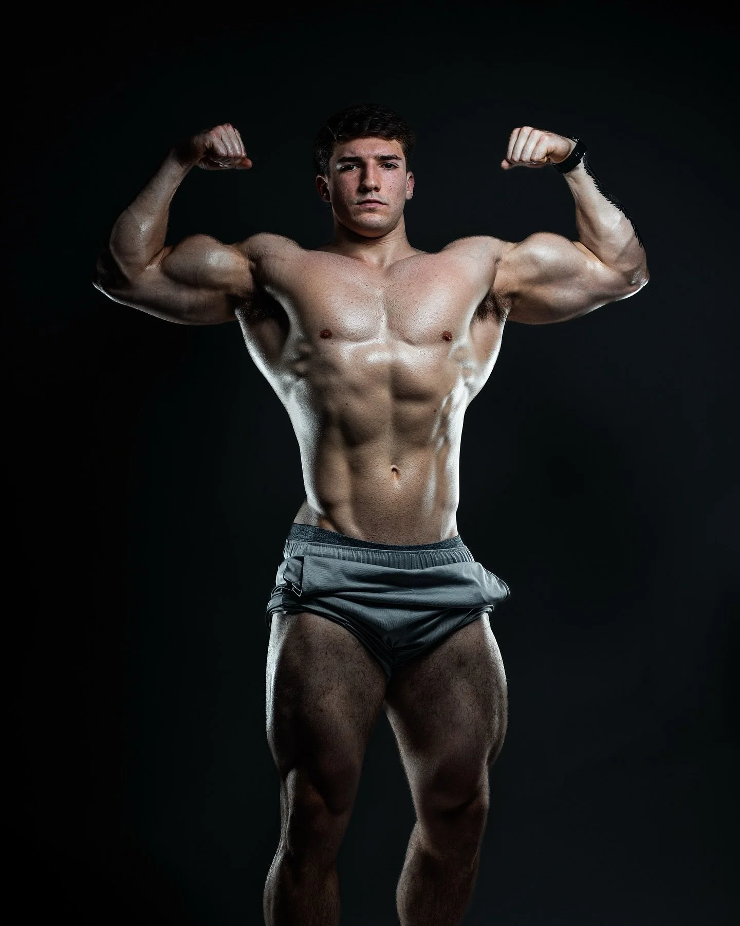 La fuerza no solo se entrena, tambi&eacute;n se captura. 
Cada detalle, cada sombra, cada fibra&hellip; contada en una imagen.

Si quer&eacute;s mostrar tu esfuerzo con la misma potencia con la que entren&aacute;s, escribime y elev&aacute; tu imagen 