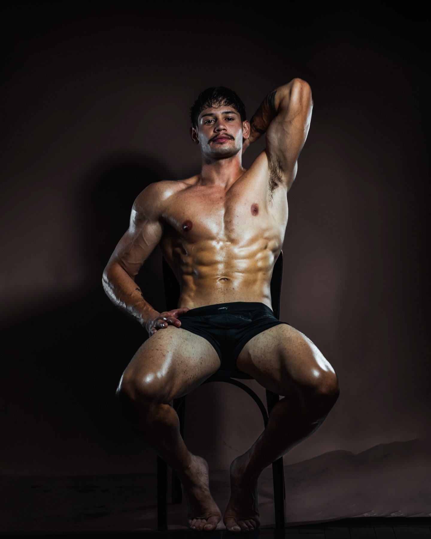 Disciplina, constancia y enfoque. 
Cada paso suma, cada esfuerzo cuenta. 
Seguimos construyendo.

#gymmotıvatıon #bodybuilding #gym