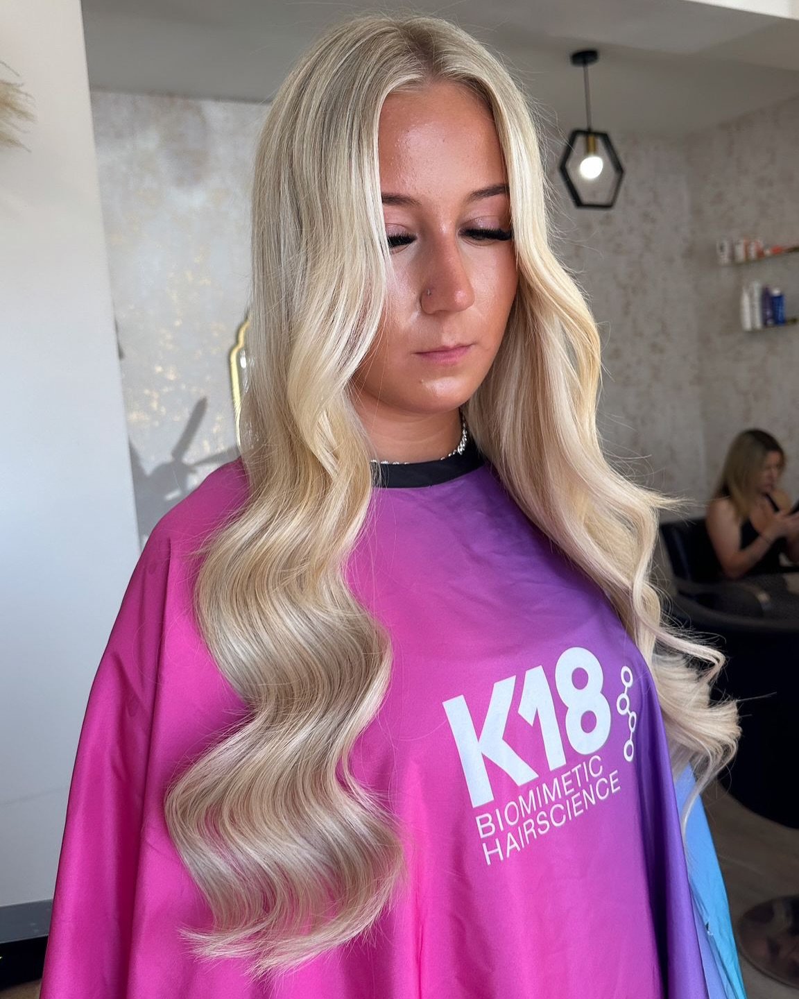 💫 Length, blend, and brightness? Yes please!

Megan worked her magic with a full head of highlights to create the perfect blonde base &mdash; 

then Abbie installed 22&rdquo; Beauty Works Invisi&reg; Nanos in shades Molly-Mae &amp; Bergen Blonde (10