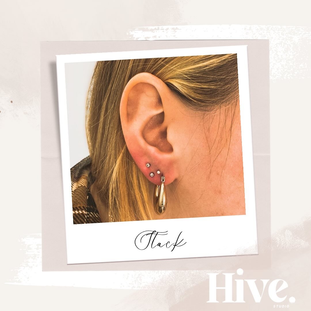 ✨Stacked Lobe✨
I love the energy of pop-ups and private events! They always keep me on my toes. 😉 Two things were certain for this client - she was getting a new piercing (or two!) and she wasn&rsquo;t thrilled with the placement of her existing one