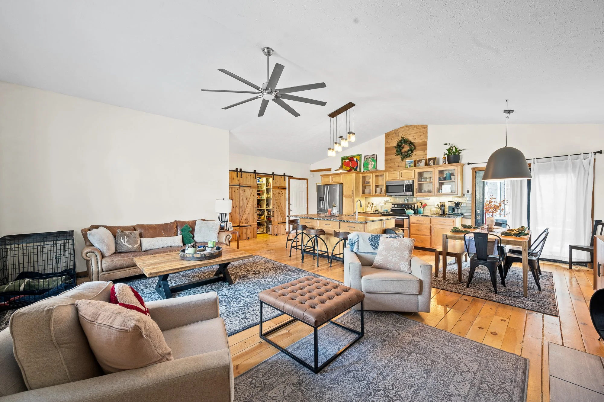 303 Terri Ave-10.jpg