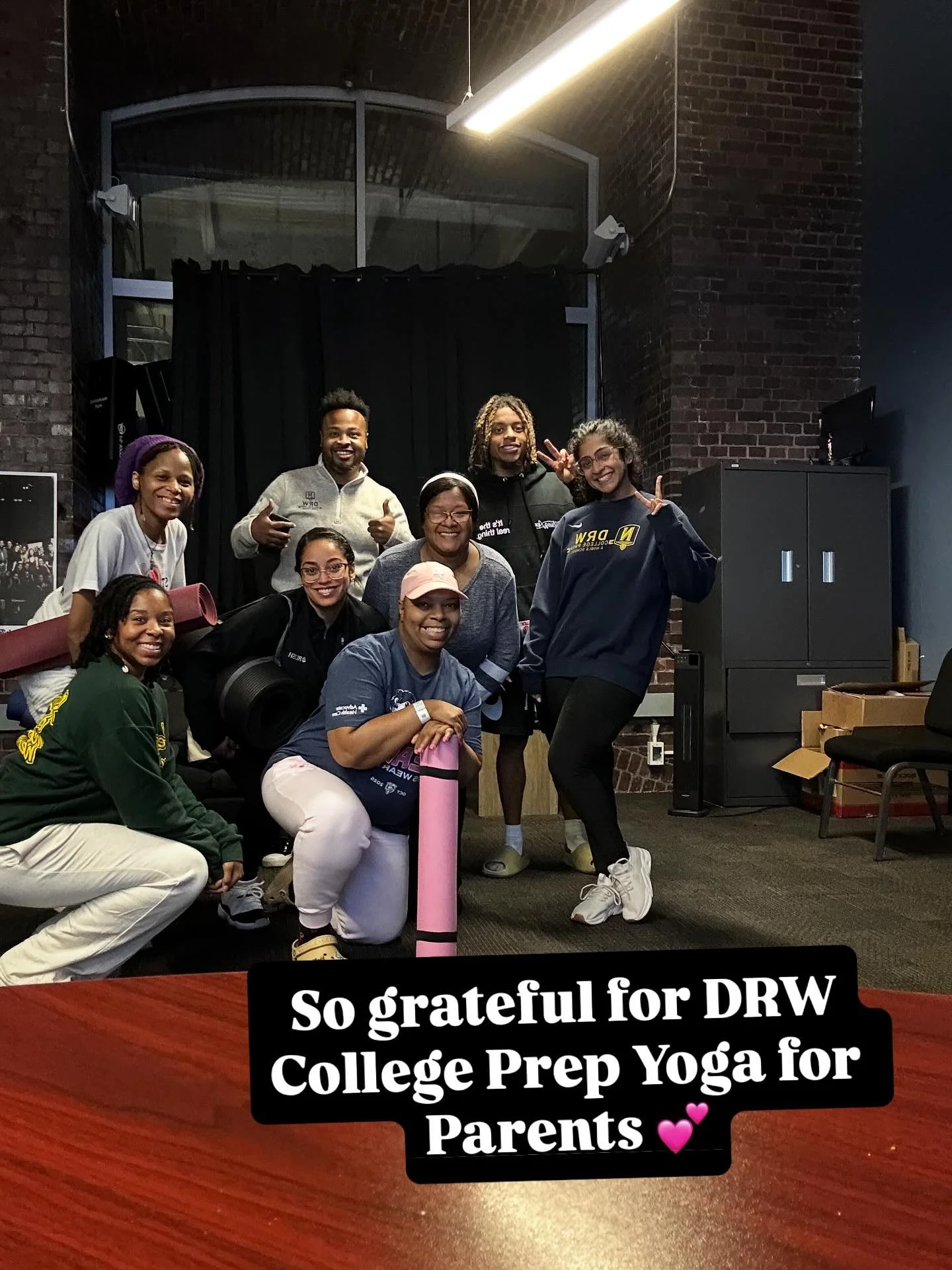 Shout out to @benobledrw for hosting @healinginmvmt thank you to @gotit_likethat @734_jae @healingwithram for creating a safe space for our parents and guardians through chair yoga! 
It takes a village and we are here for it! 

#chicago #healing #lov