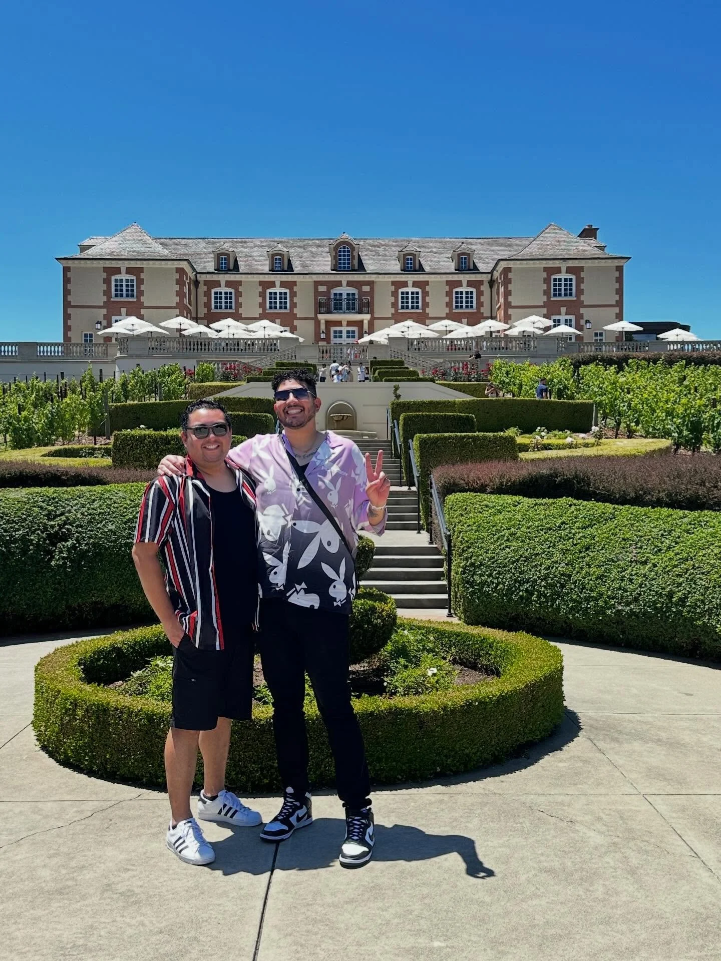Get ready for a sparkling good time! From @domainecarneros to @ironhorsevyds, Sonoma and Napa are must-visit destinations for wine lovers. Book your sparkling tour with North Bay Wine Tours!