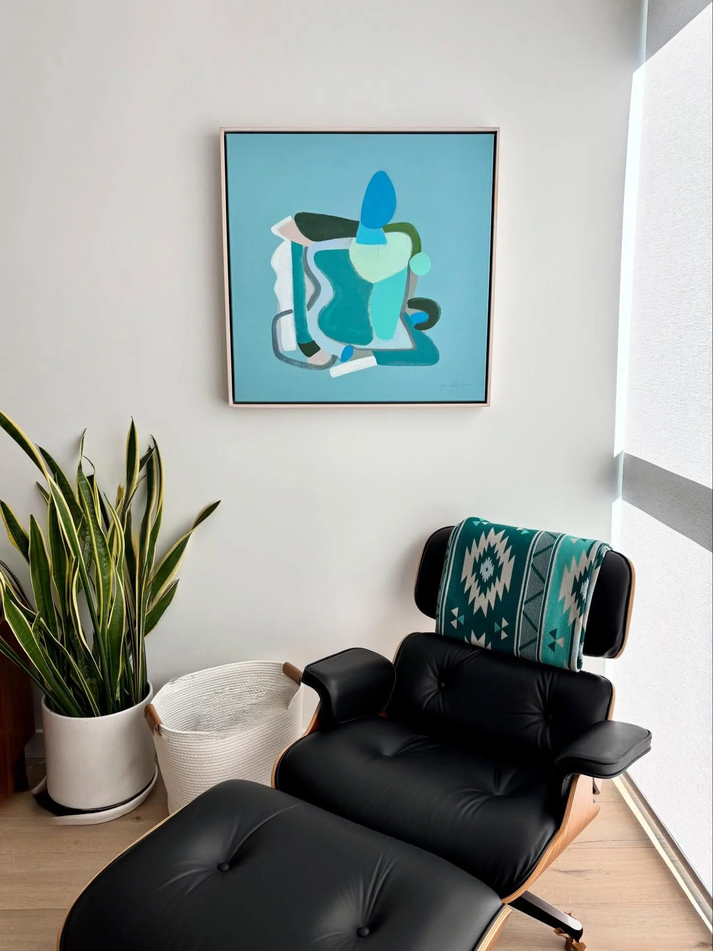 New Year! Onward + Upward ⬆️ and on the wall in Santa Monica 😊 🖼️ 

#paigefollmann #contemporaryart #artcollector #artinstall #bluesandgreens