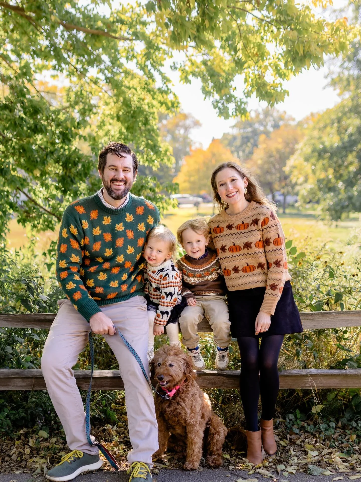There&rsquo;s something extra special about capturing families during the fall and winter holiday season&mdash;everyone feels just a little softer, a little cozier, a little closer, and a little warmer (especially in the cutest fall sweaters!) ❤️