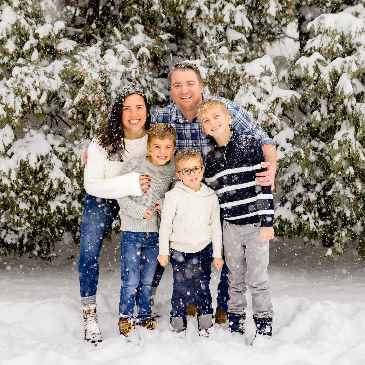 A belated Happy New Year from AKP ✨ December was busy busy 😵&zwj;💫 and I&rsquo;m finally feeling a little caught up in life again. 😆 Thank you for all the support, patience, and trust&mdash;I can&rsquo;t wait for another year of laughs, connection