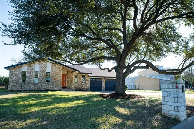 SOLD: 305 Whitetail Dr., 78652