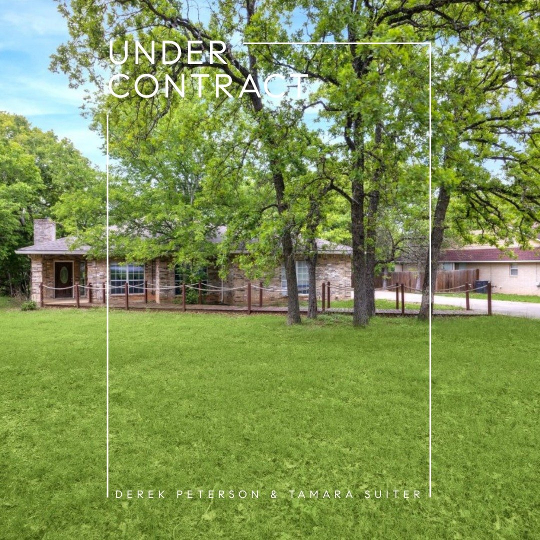 UNDER CONTRACT 🎉 We’re thrilled for our amazing buyers who secured this 1-acre peaceful, tree-covered retreat in Manchaca! 🏡 This single-story home features 3 BR, 2 BA, and 2,069 sq. ft. of comfortable living space. Their little ones are goin