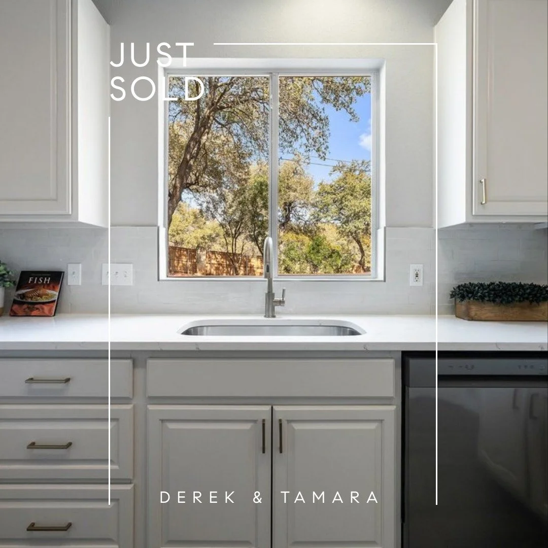 SOLD &amp; CLOSED! 🔑 Another one for 78749!

Our seller put in the work on this one and it showed. After investing time and sweat equity in renovating this gorgeous end-unit condo at The Laurels, our client walked away with a result they deserved. F