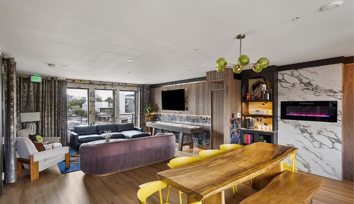 Living Room 2.JPG