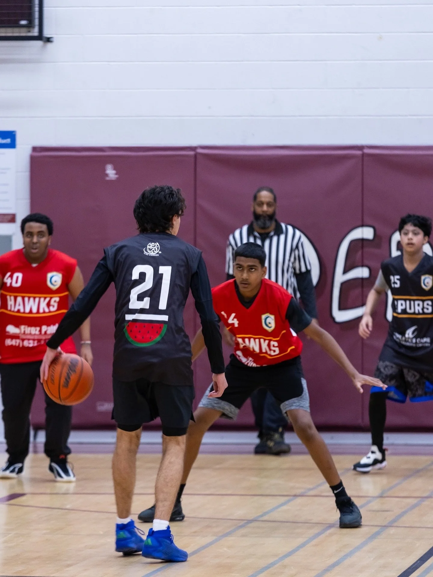 Views from Week 1 of Senior Division 🏀🏀🏀

Photos brought to you by @athletescare @thetireboss @husnasocial and Firoz Patel Driving