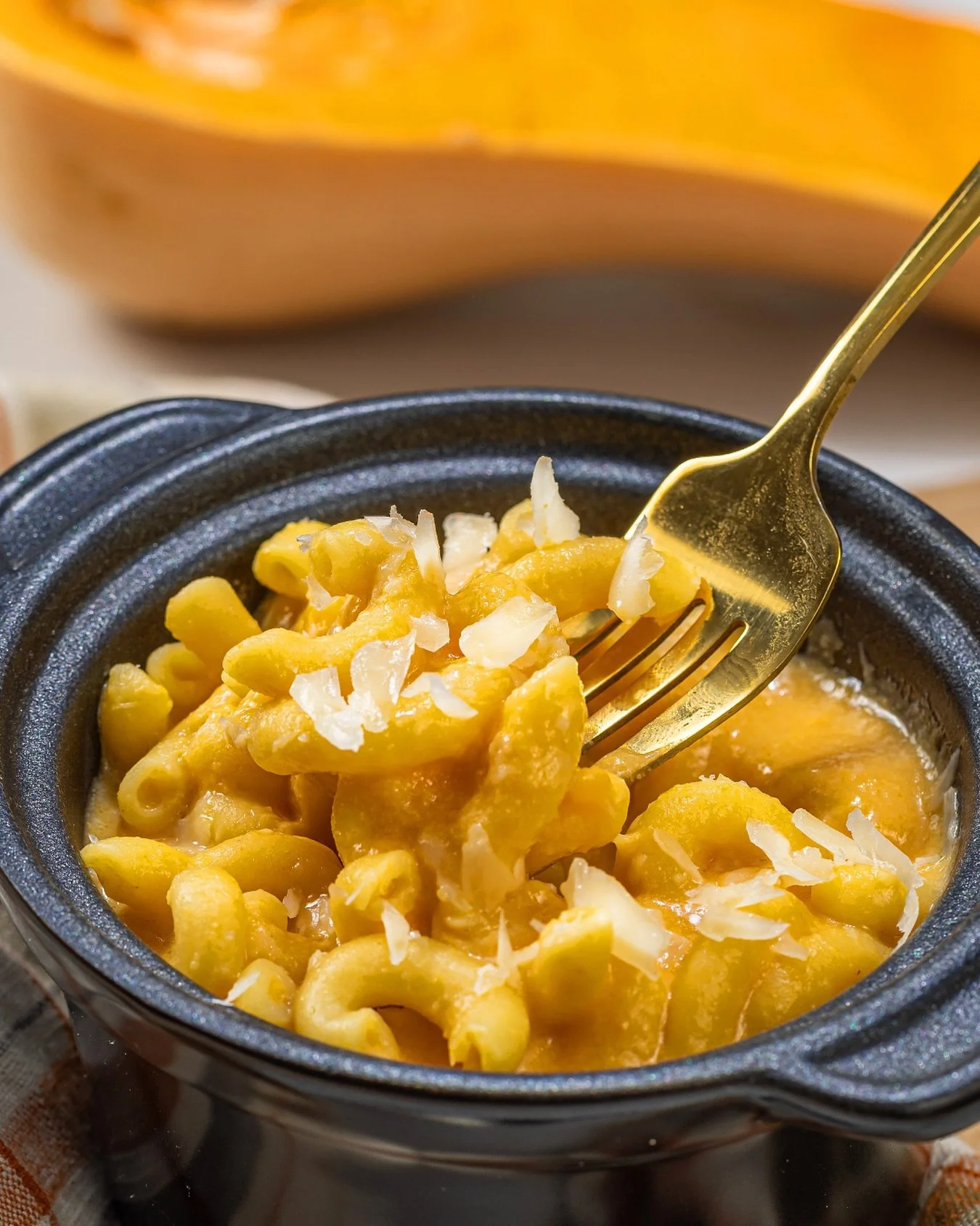 Du bon &ldquo;mac and cheese,&rdquo; version Commensal. Cr&eacute;meux, r&eacute;confortant, pr&ecirc;t en quelques minutes!
-
Good old mac and cheese, Commensal style. Creamy, comforting, and ready in just a few minutes!
