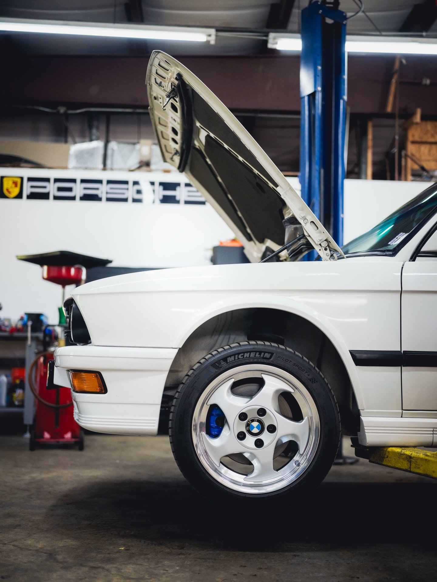 As we roll into winter we want to remind you all that Maintenance is Key!! Make sure you are taking your Investments to the right place while we wait for warmer weather🔥
&bull;
Schedule with us Today!
&bull;
#europlus #europlusllc #denver #colorado 