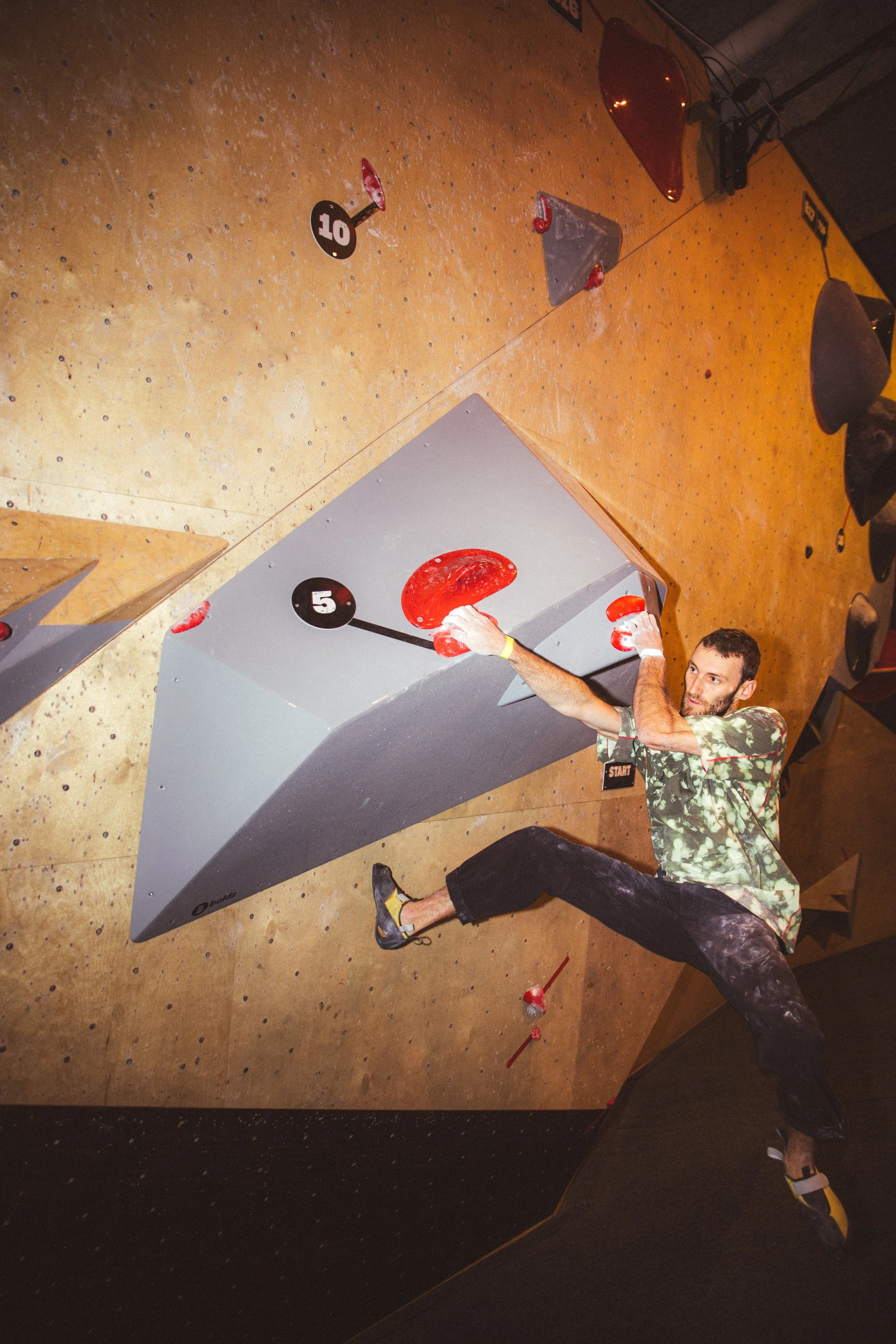 TBA 4 Qualifications on Boldz Holds double texture volumes. Double texture masterpiece