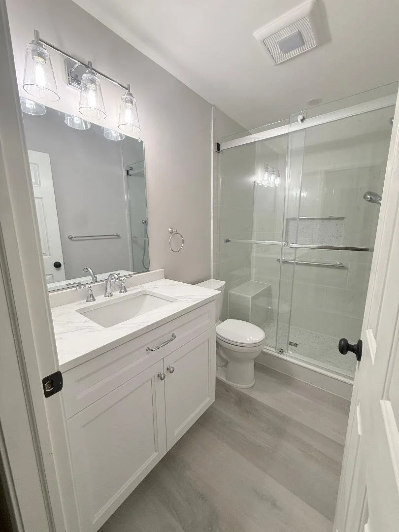 bathroom 1.jpg