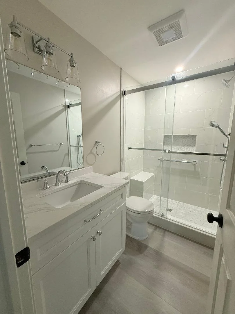 bathroom 3.jpg