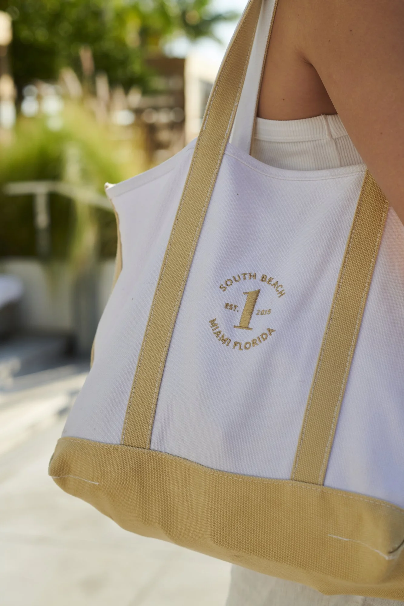 1+Hotels+MIA_Walkabout_02_0192 (1).jpg