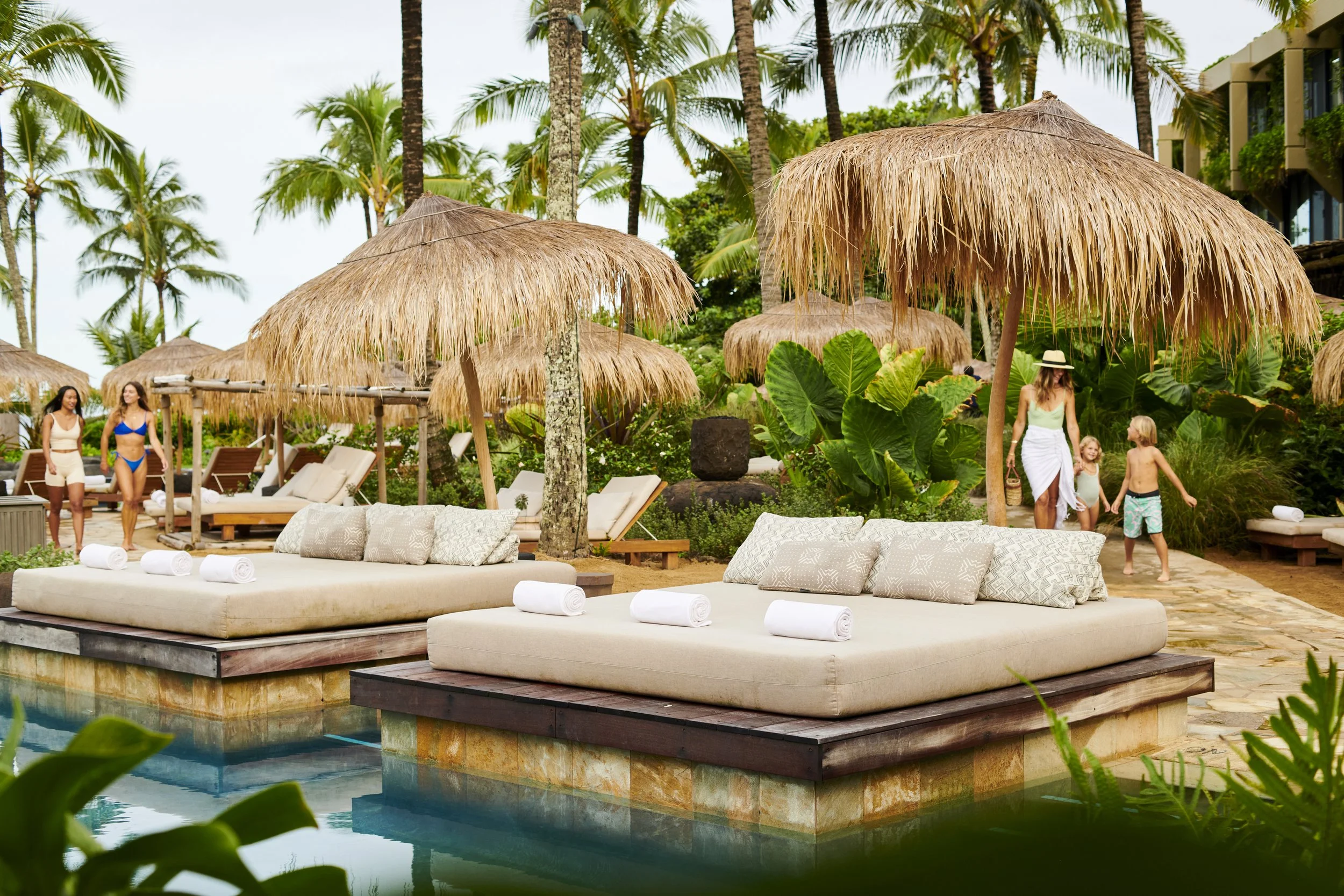 1 Hotels_HB_Pool_Family_01_0027.jpg