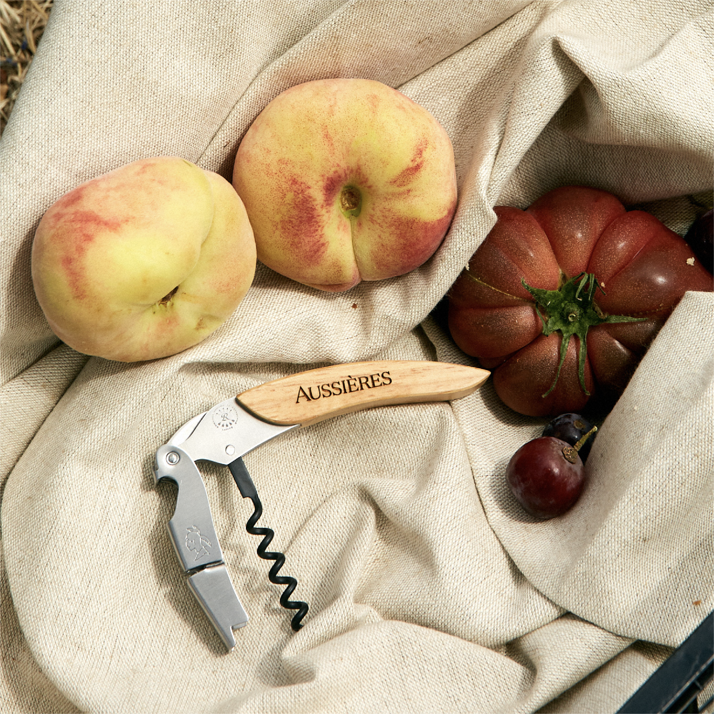  Domaine d'Aussières 
graphic design, art direction, brand strategy
 graphics, art direction, brand strategy 