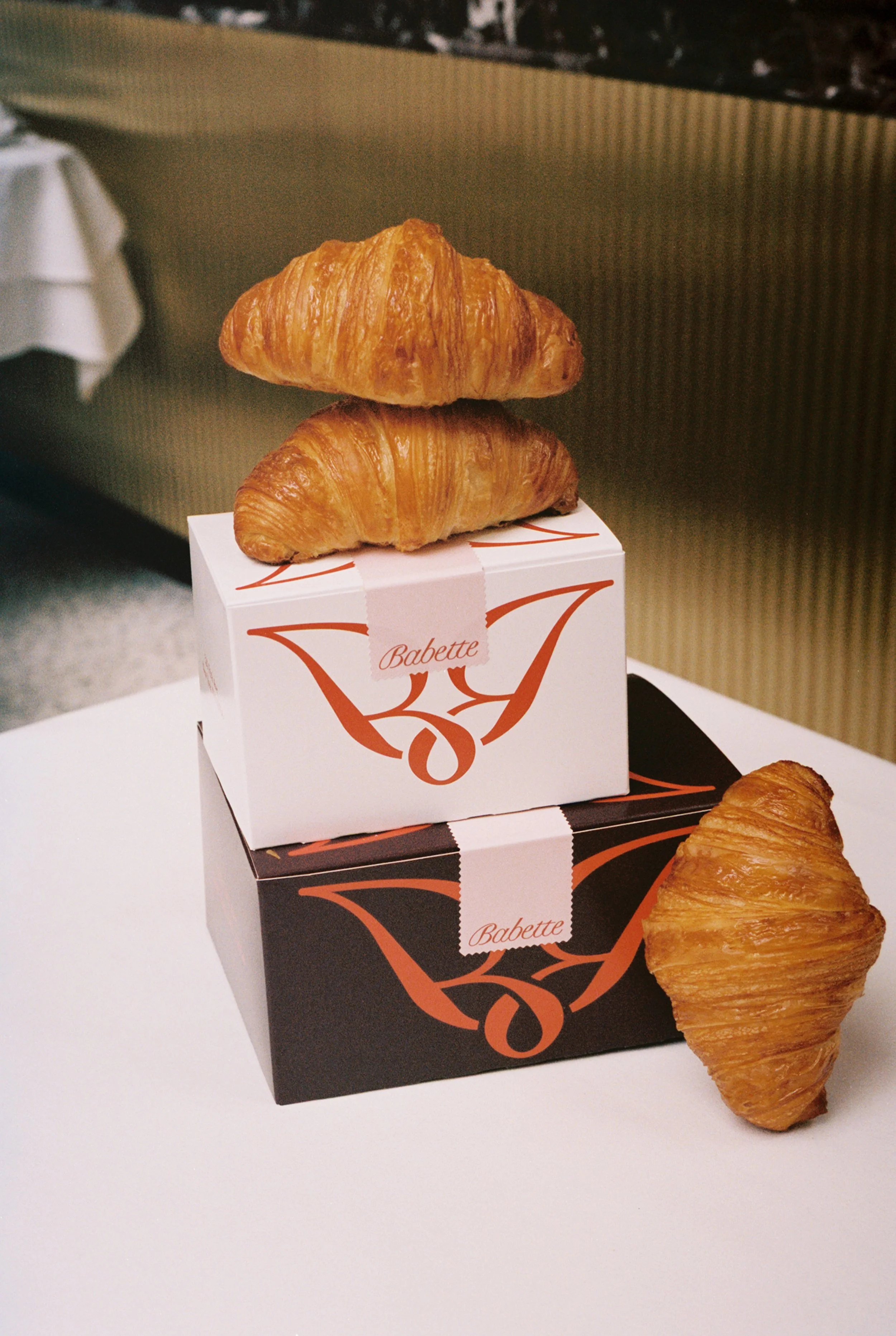  moss 
graphic design, brand strategy (naming)
 graphics, brand strategy 