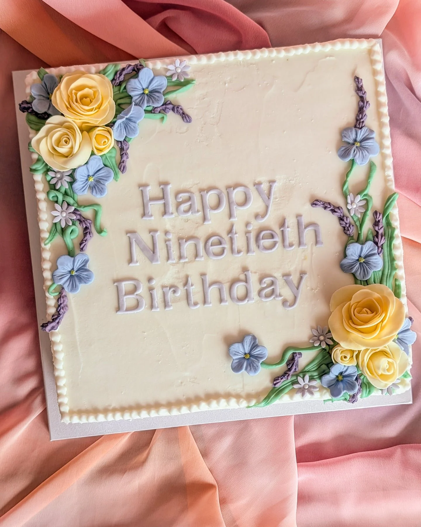 🌸 Bakes in Bloom &ndash; The Great Macmillan Community Flower Fest 🌸

This gorgeous cake was made with my Nanny&rsquo;s light fruit cake recipe.
It&rsquo;s covered in marzipan and royal icing, with sugar flowers.

Making sugar flowers always makes 