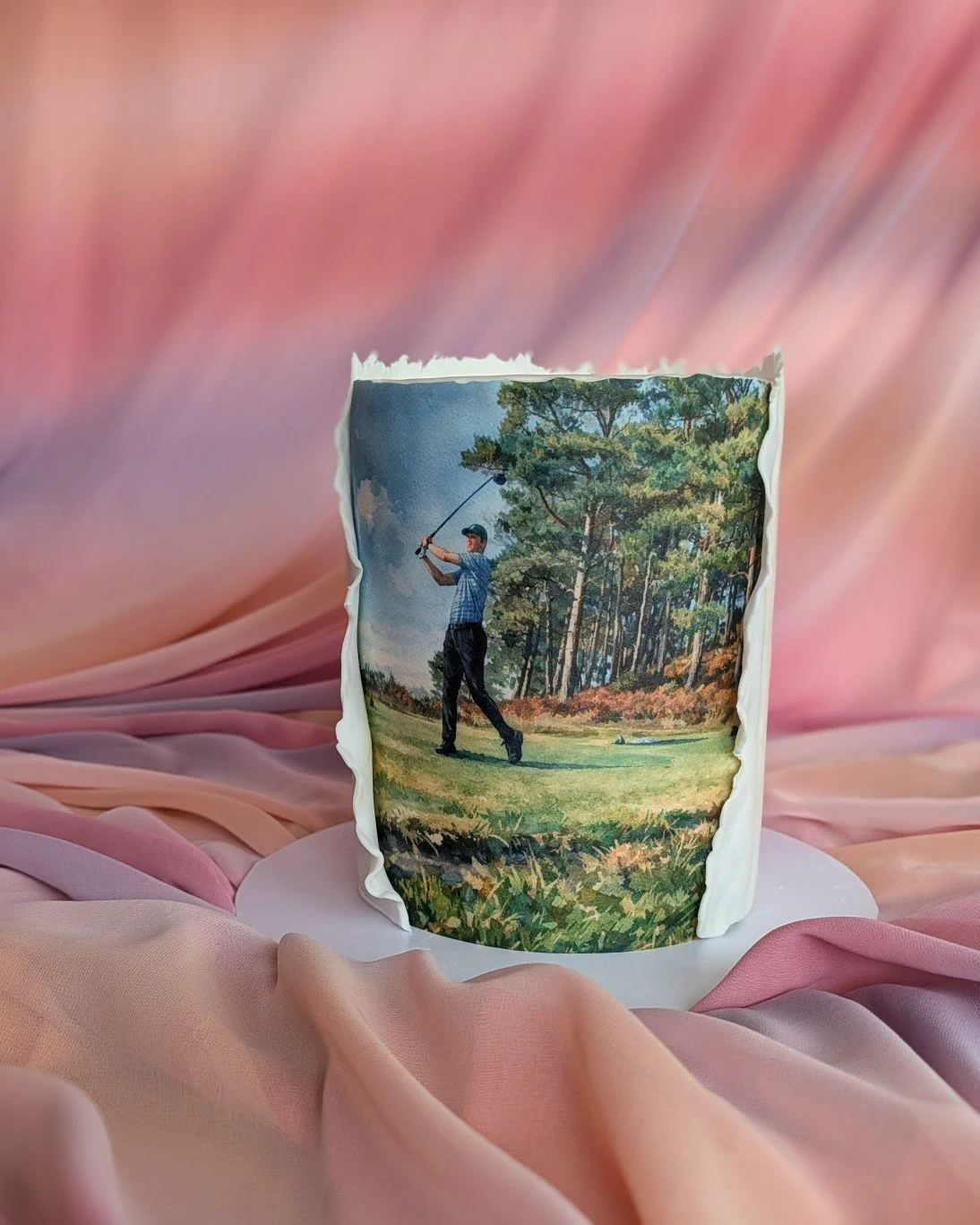 Sometimes the hobby becomes the cake ⛳️

This one was for a golf-mad birthday and I loved turning this beautiful course photo into something edible. The torn-edge fondant makes it feel like the picture has been torn straight out of a memory.

Custom 