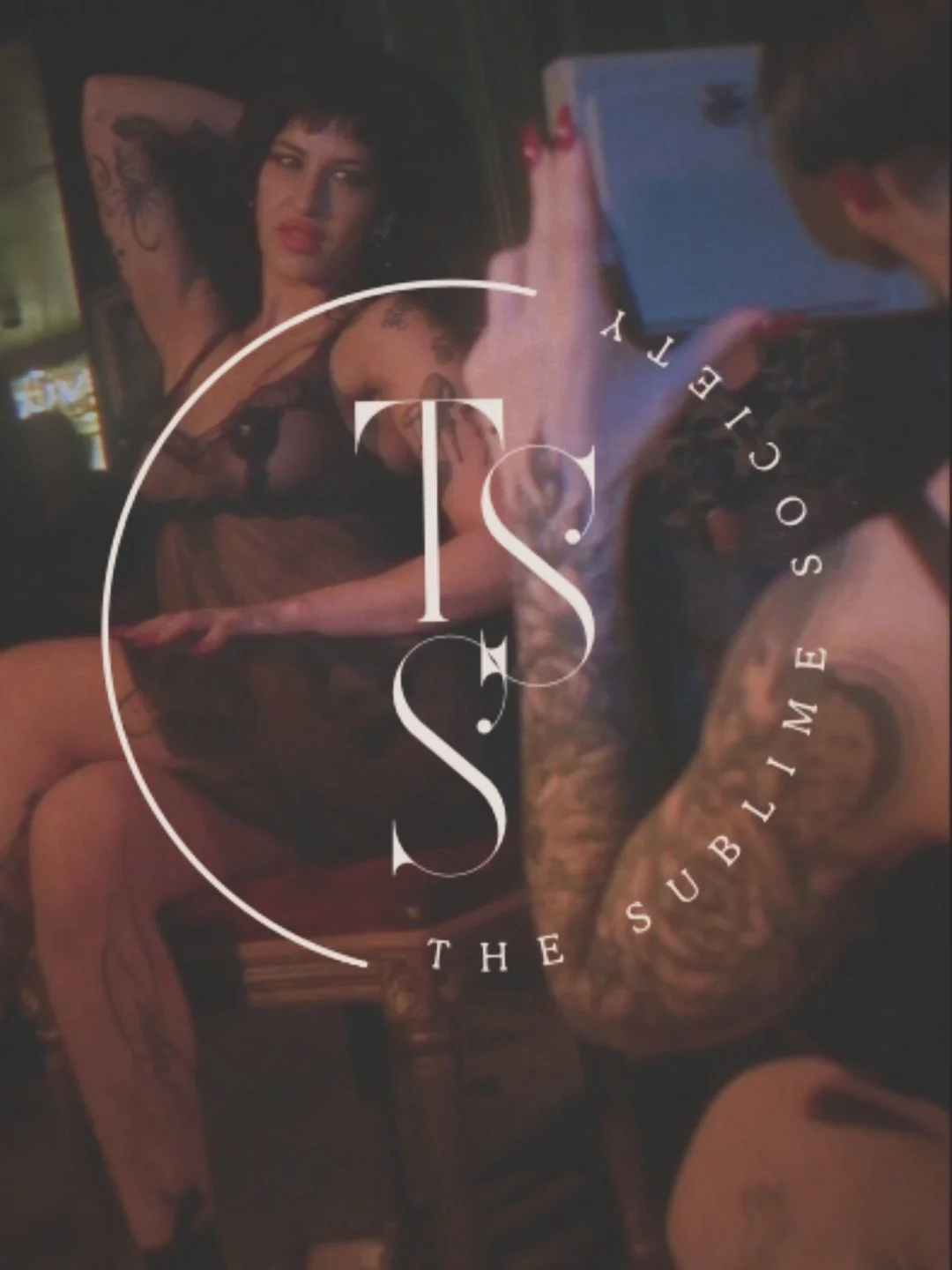 Swipe to step into the world that @miriam.veil captured through the lens during her recent performance &ldquo;Chelsea Girls&rdquo; at The Sublime Society, London with @rotten.babe 

A voyeuristic glimpse into the untamed lives of the notorious girls 