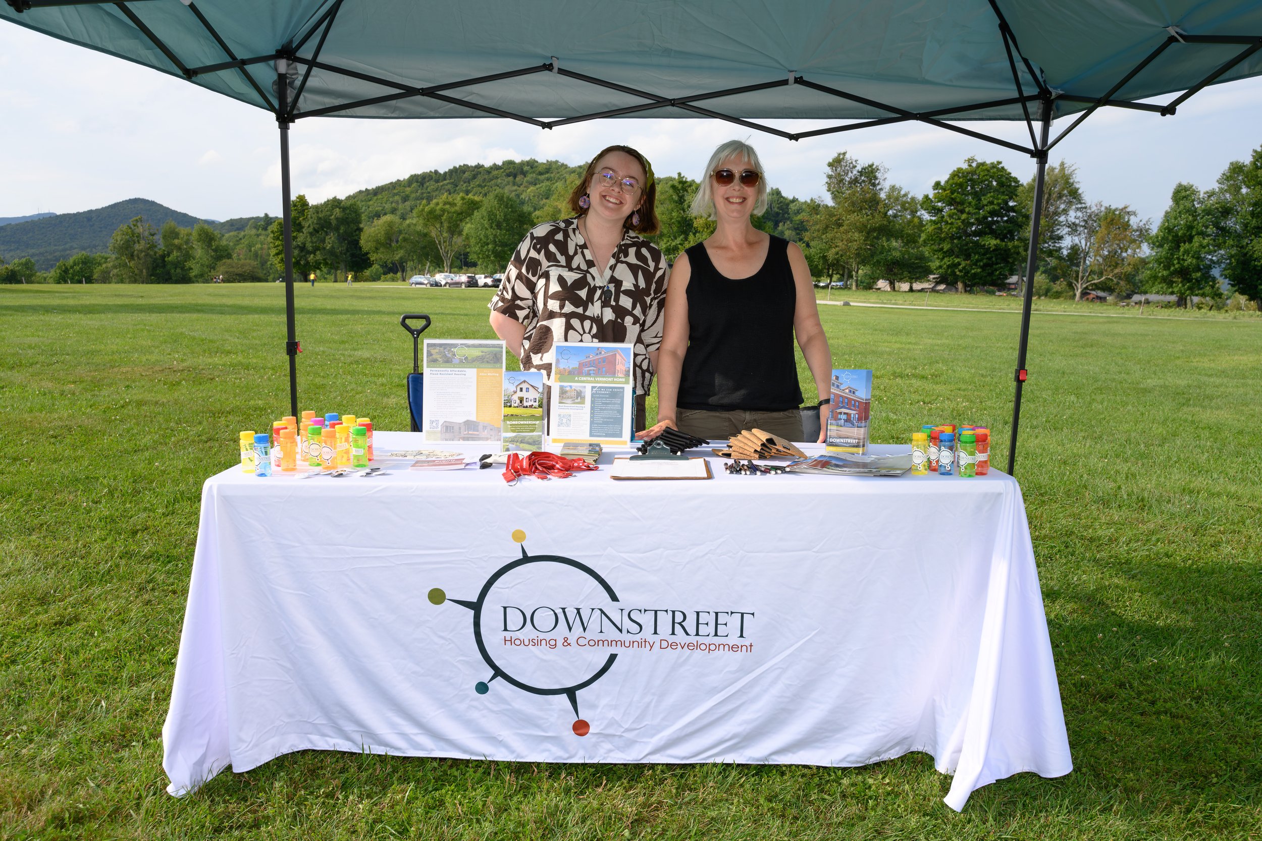 Stowe-Land-Trust_Party-in-the-Meadow-39.jpg