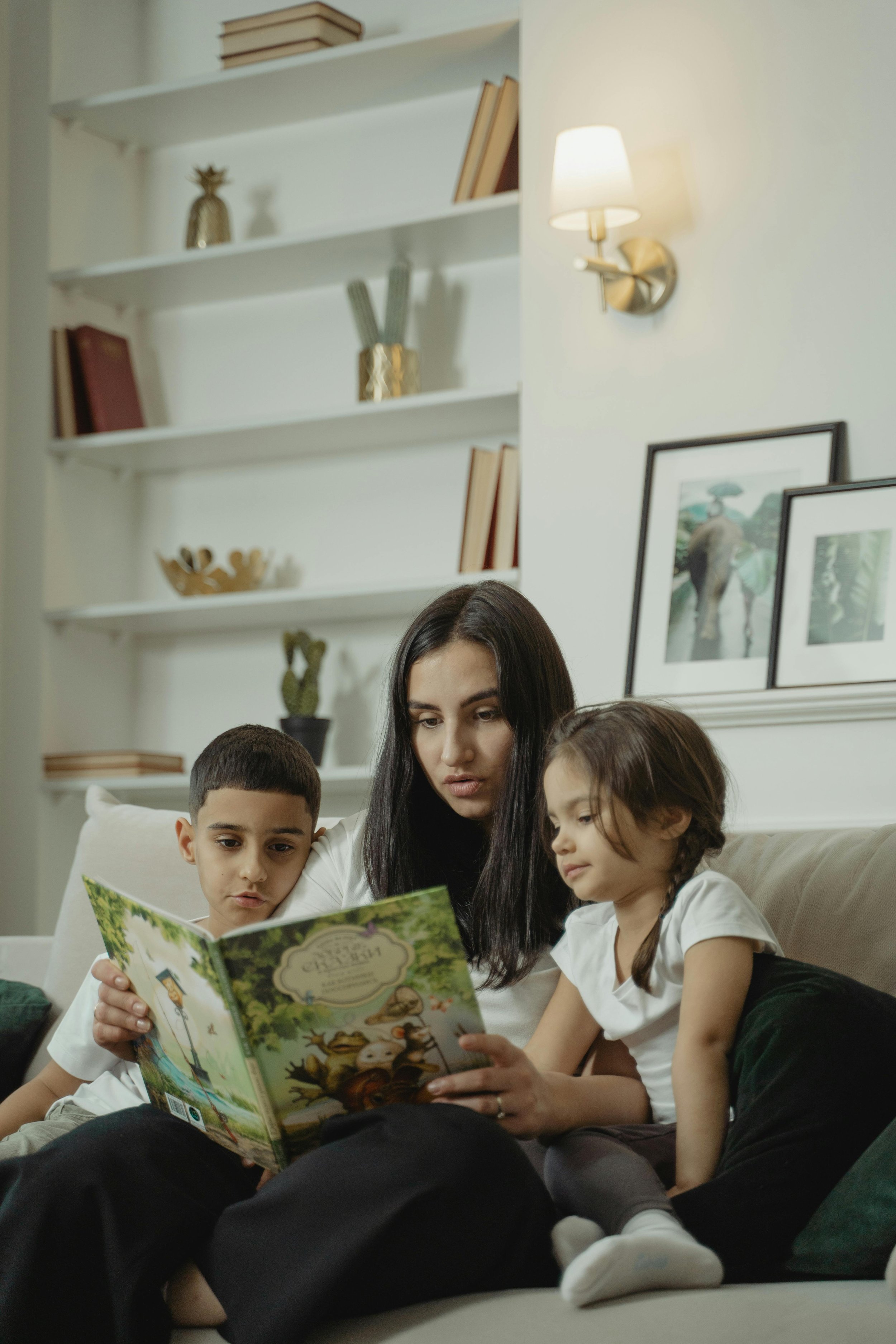 Children’s Books for Anxiety: 17 Picture Books That Help Worried Kids Feel Safer