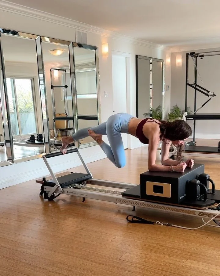A SPICY 🌶️🔥 1/2 spring (light spring) short box flow. No spring changes needed - just strength, stability, and balance. 😊💪 Which exercise is your fav? 

I hope this gives you some good ideas. Would you like a class with these moves in it? Just sa