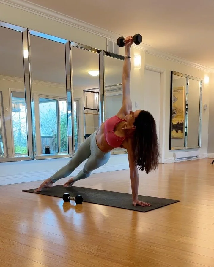 Weights but make it Pilates inspired. 😊💕 Obsessed with this fun flow. 

Hope this gives you some good ideas.
Want more? 
I have hundreds of online classes at Powerhouse Pilates.
I think you&rsquo;ll love them!

Have a great day! 😊
Jody
.
.
.
#pila