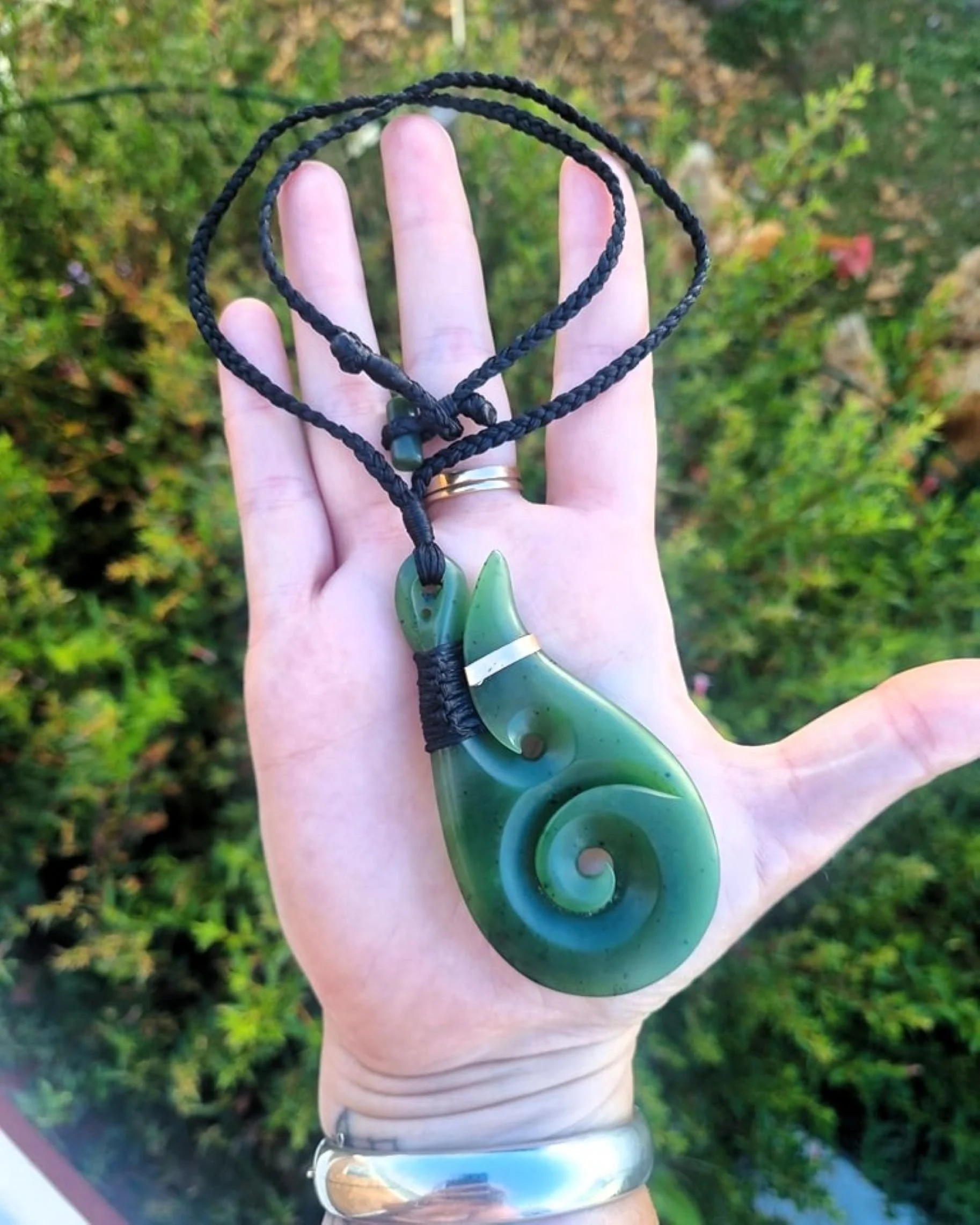 Added knot design.jpg