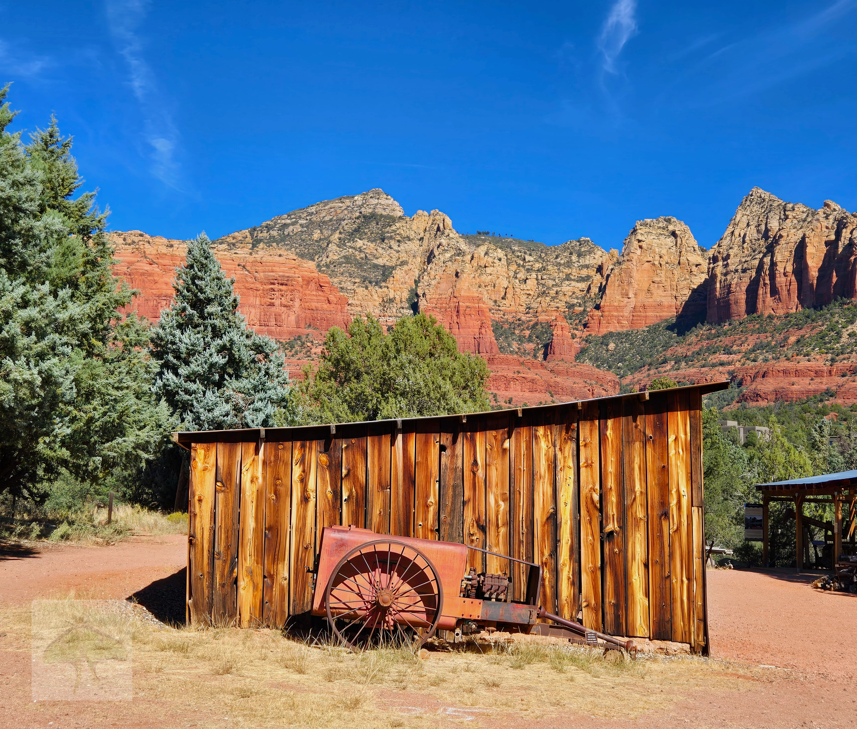 Sedona Shack-Framed by beautiful pines and vibrant red and yellow colored earth this region is famous for, provides a stunning backdrop to this building. This memorable scenery is set against the most vivid blue sky you will ever encounter.