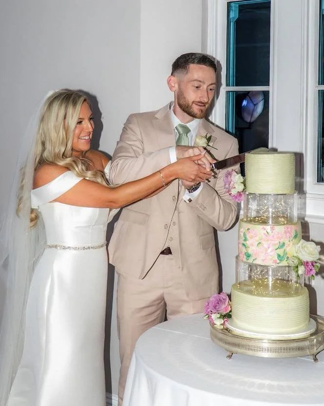 Getting professional photos is such a treat 💜

#instacake #baking #cakeforalloccasions #cakepost #cake #cakegift #gift #girlboss #giftideas #smallbusiness #womeninbusiness #mum