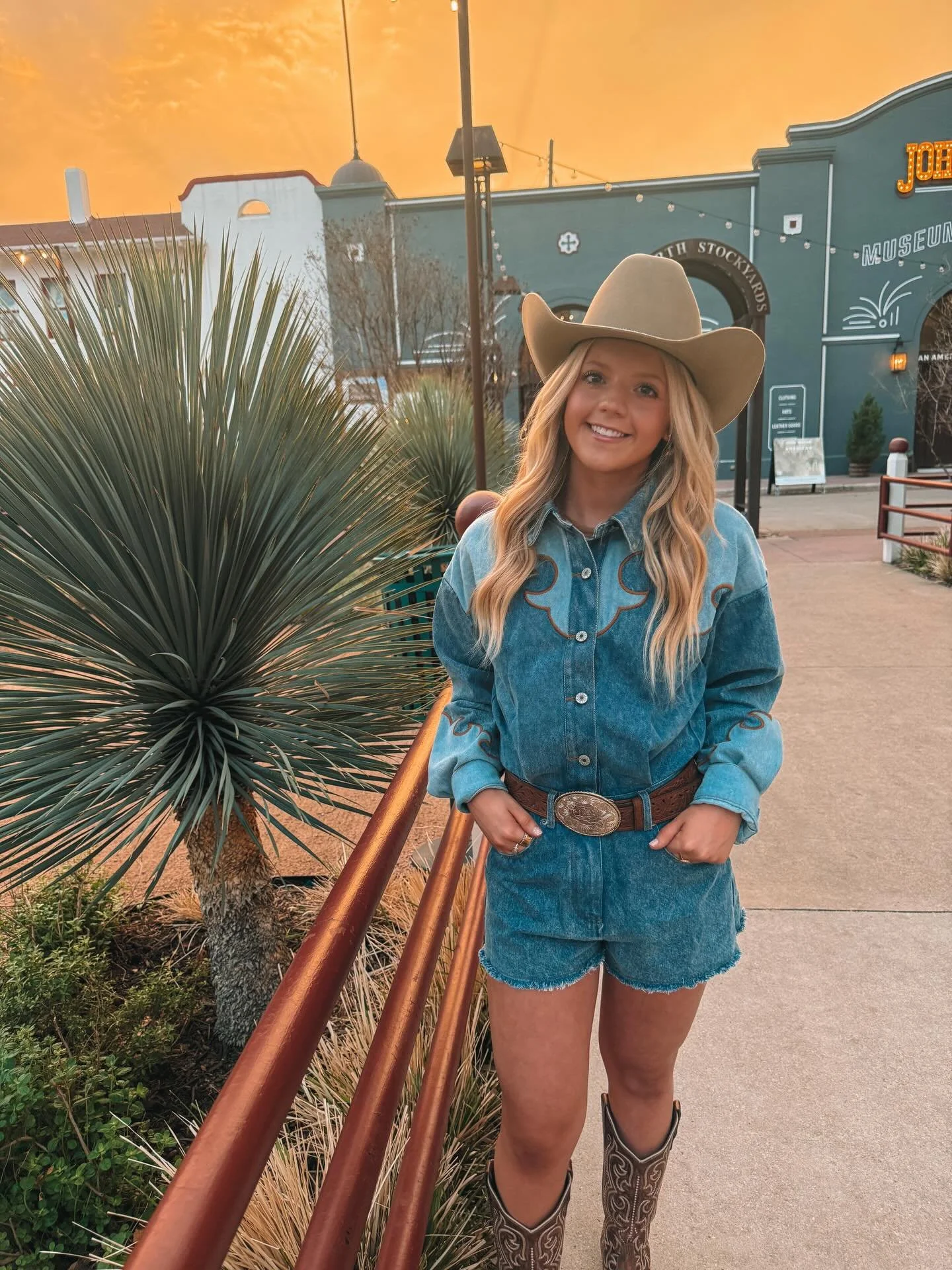 Photo dump from the best experience preforming at the @cowtowncoliseum this past friday! ✨🩷🐂