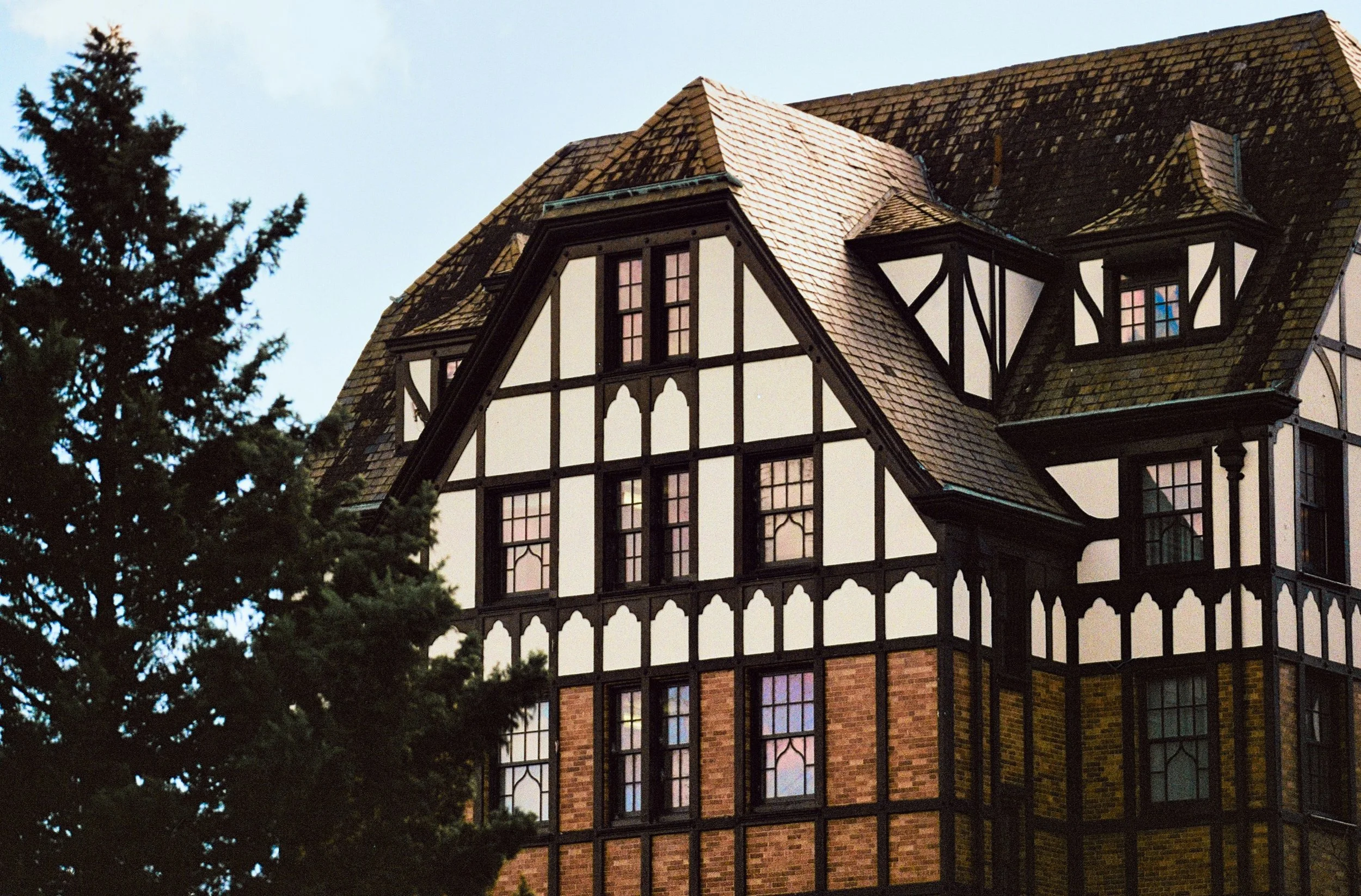 𝓥𝓲𝓻𝓰𝓲𝓷𝓲𝓪 𝓻𝓮𝓪𝓵 𝓮𝓼𝓽𝓪𝓽𝓮 𝓲𝓷𝓿𝓮𝓼𝓽𝓸𝓻 𝓮𝓶𝓪𝓲𝓵 𝓵𝓲𝓼𝓽𝓼 𝓪𝓬𝓻𝓸𝓼𝓼 𝓽𝓱𝓮 𝓼𝓽𝓪𝓽𝓮