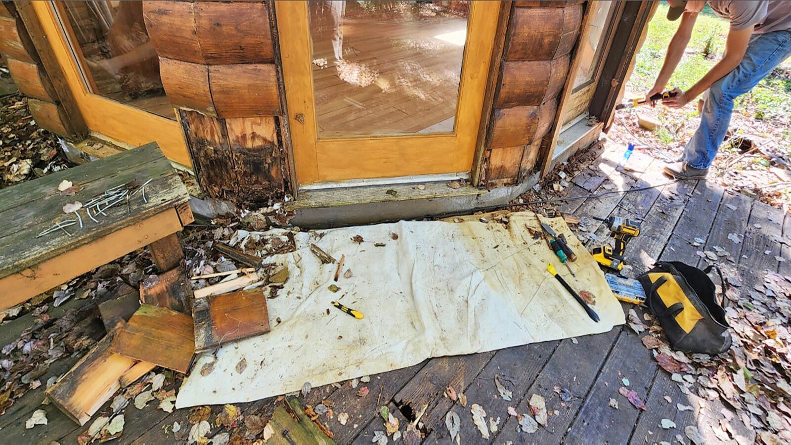 Splash back from the deck over time created opportunities for mold and mildew to wreak havoc on the siding of this hexagonal bump out.