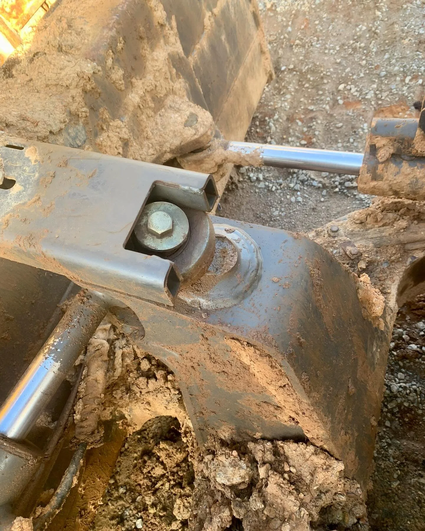 This was a fun little Friday project on a Case dozer we did for one of our long time customers United Rentals in Calera. Call us at 205-657-2967 for all your welding and fabrication needs!