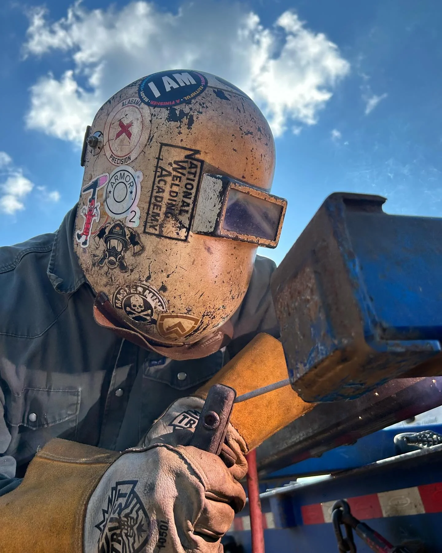 Thanks to a long time customer United Rentals for calling us to help the past couple of weeks on a few trailers. There were a few late nights but the trailers were back on the road moving equipment the next day.